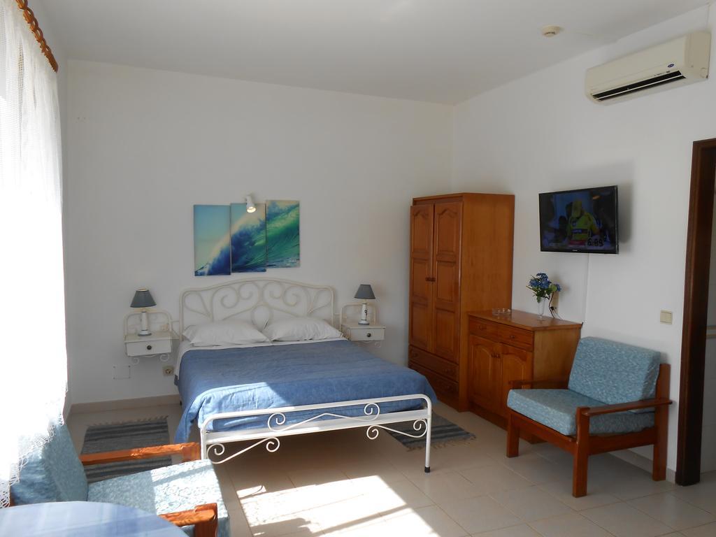 Dona Ana Garden Hotel Лагос Стая снимка