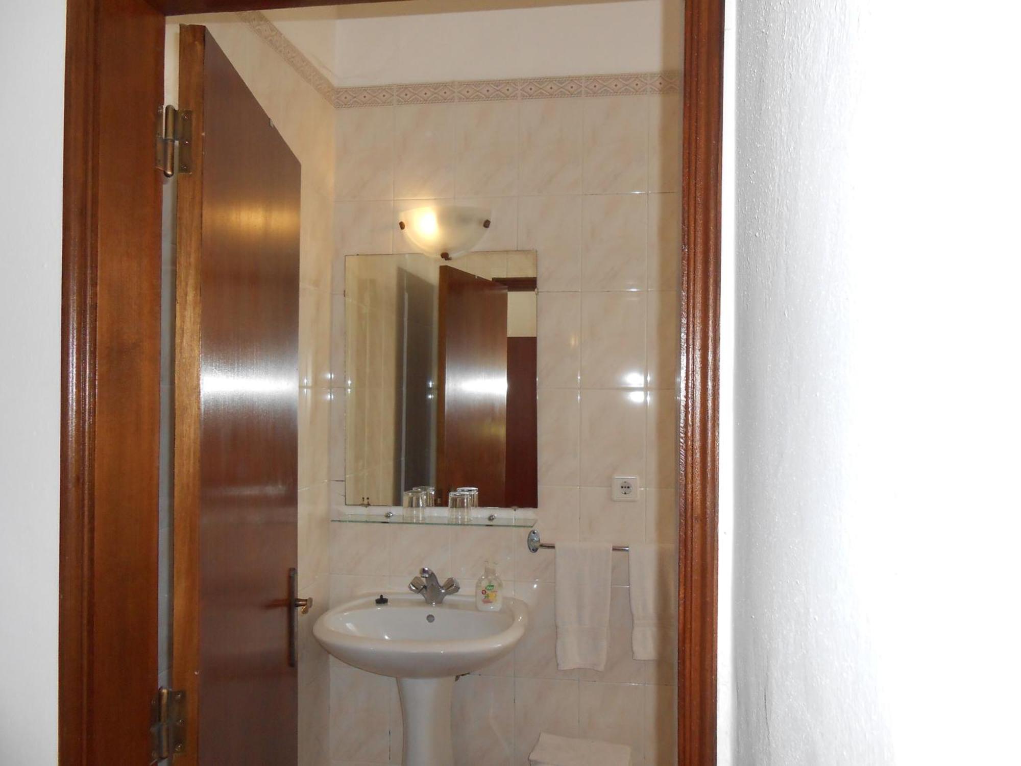 Dona Ana Garden Hotel Лагос Стая снимка