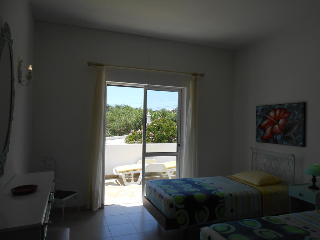Dona Ana Garden Hotel Лагос Стая снимка