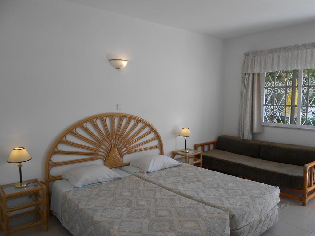Dona Ana Garden Hotel Лагос Стая снимка