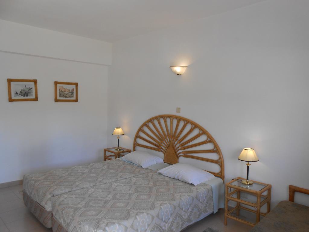 Dona Ana Garden Hotel Лагос Стая снимка