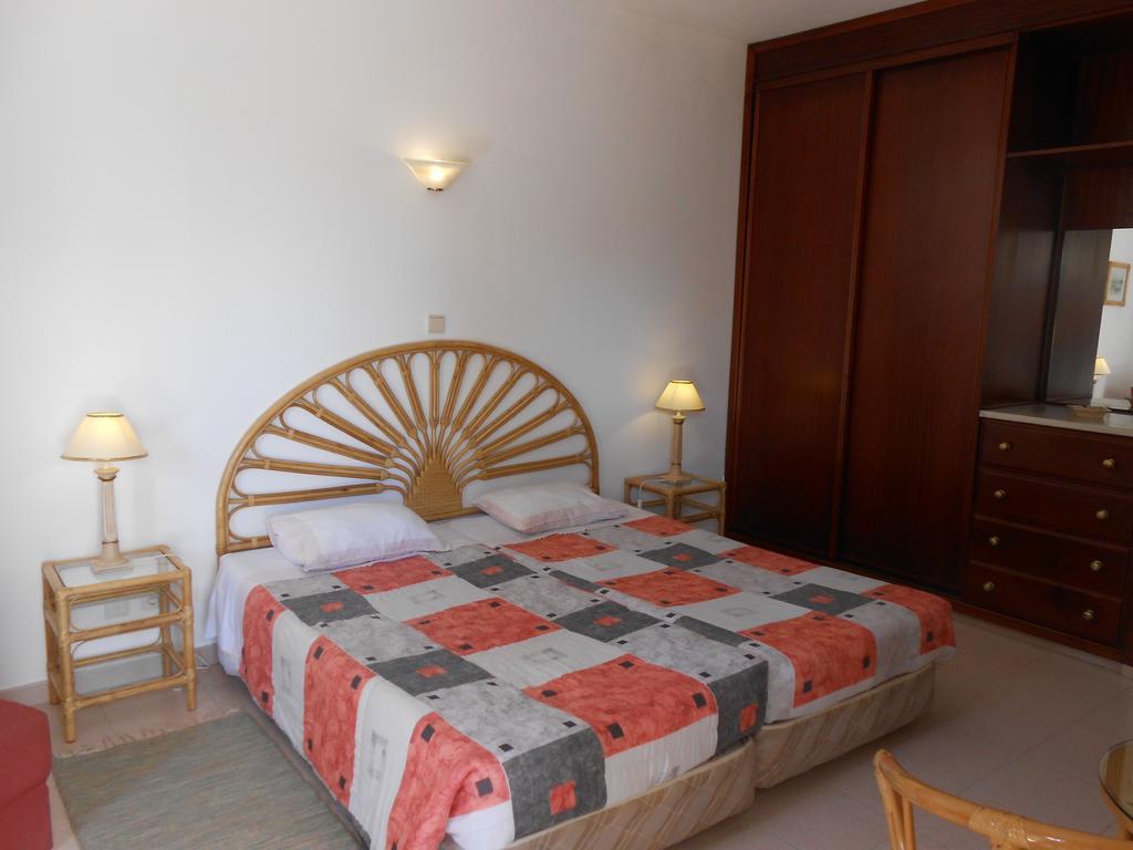Dona Ana Garden Hotel Лагос Стая снимка