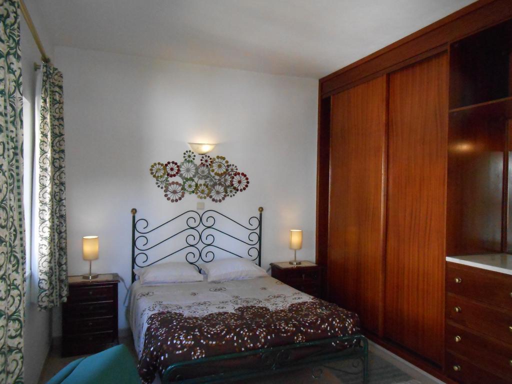 Dona Ana Garden Hotel Лагос Стая снимка